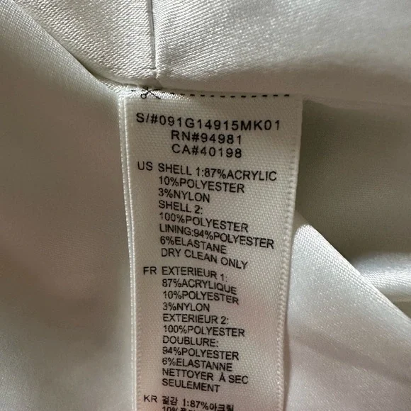 EUC Cream and Black Cropped Blazer with Black Trim - Picture 4 of 4